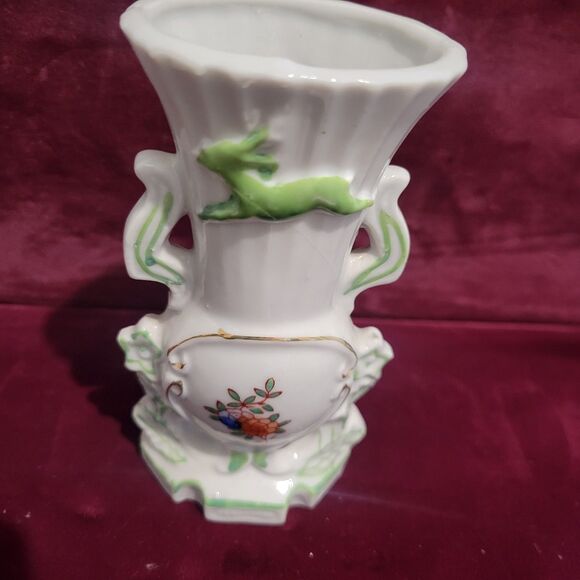 Vtg Japanese victorian style mini bud vase green bunny rabbit flowers porcelain - Picture 3 of 10